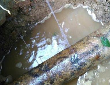 昭苏楼顶渗水维修公司分享下地暖漏水的原因及检测方法。